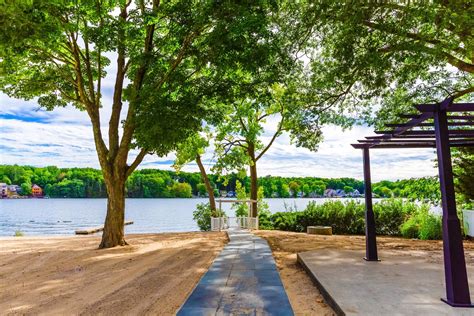 Lake pearl wrentham - Set on twenty-five lushly landscaped acres overlooking a picturesque lake of the same name, Lake Pearl Wrentham is a landmark destination for New …